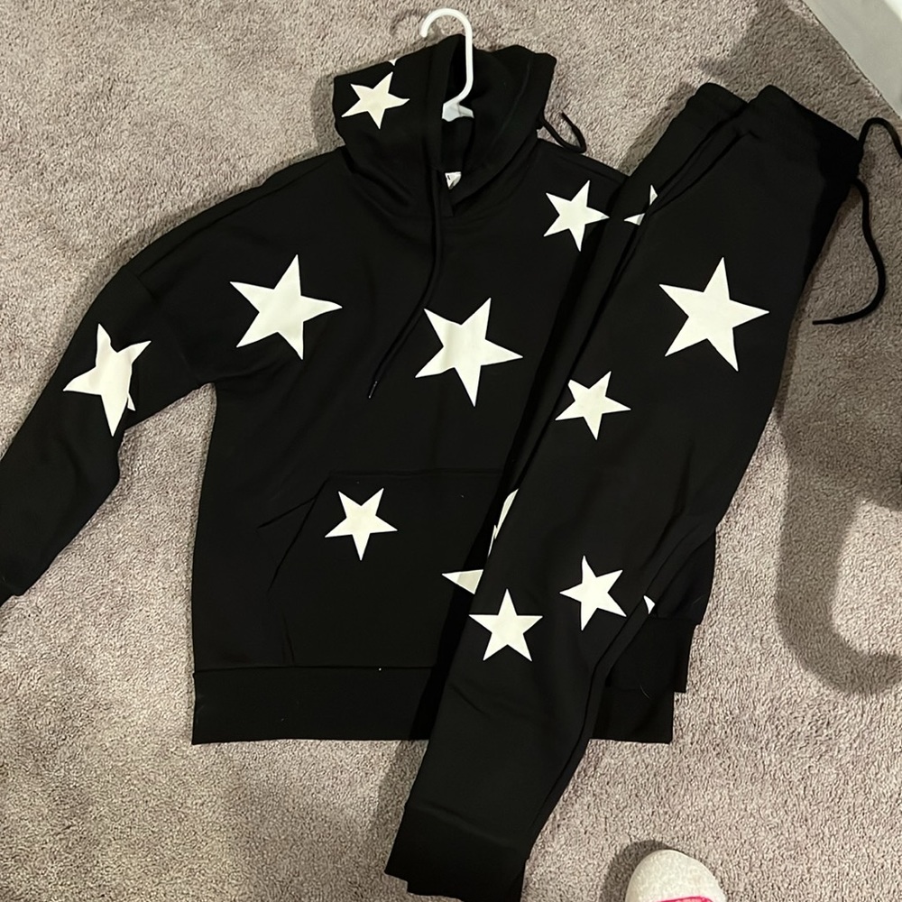 Black and white star sweat suit